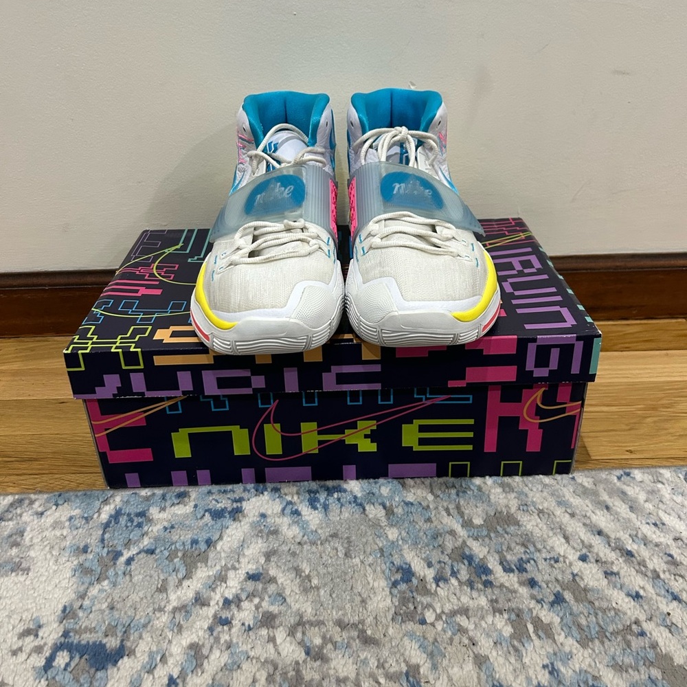 Kyrie 6 blue fury opti yellow, great condition